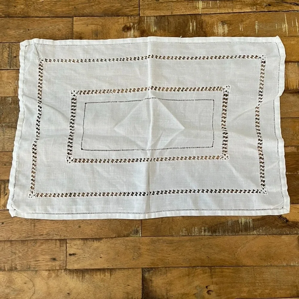 White Floral Lace Cotton Linen Set of 3 Napkins Liners